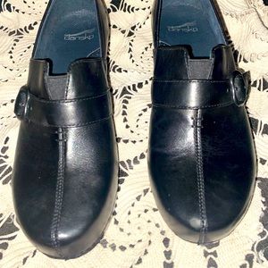 Like new Dansko clogs.  Will be great for anyone who works on their feet!